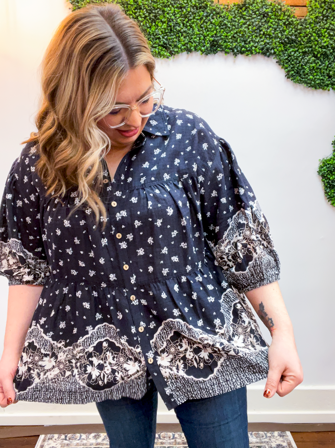 Easel | Midnight Meadow Button Down Top