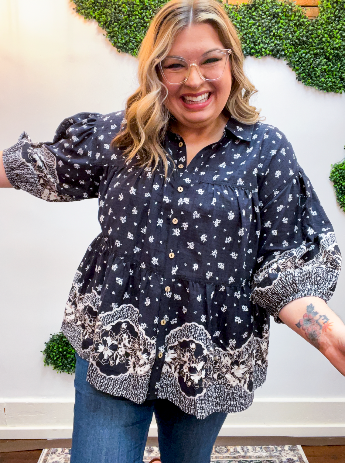 Easel | Midnight Meadow Button Down Top