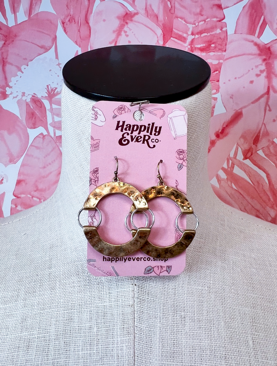 Circle Back Earrings *Final Sale*