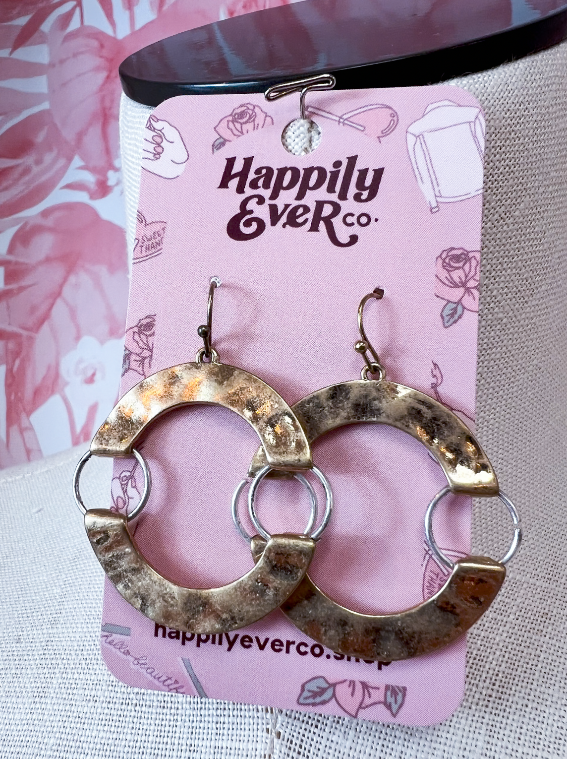 Circle Back Earrings *Final Sale*