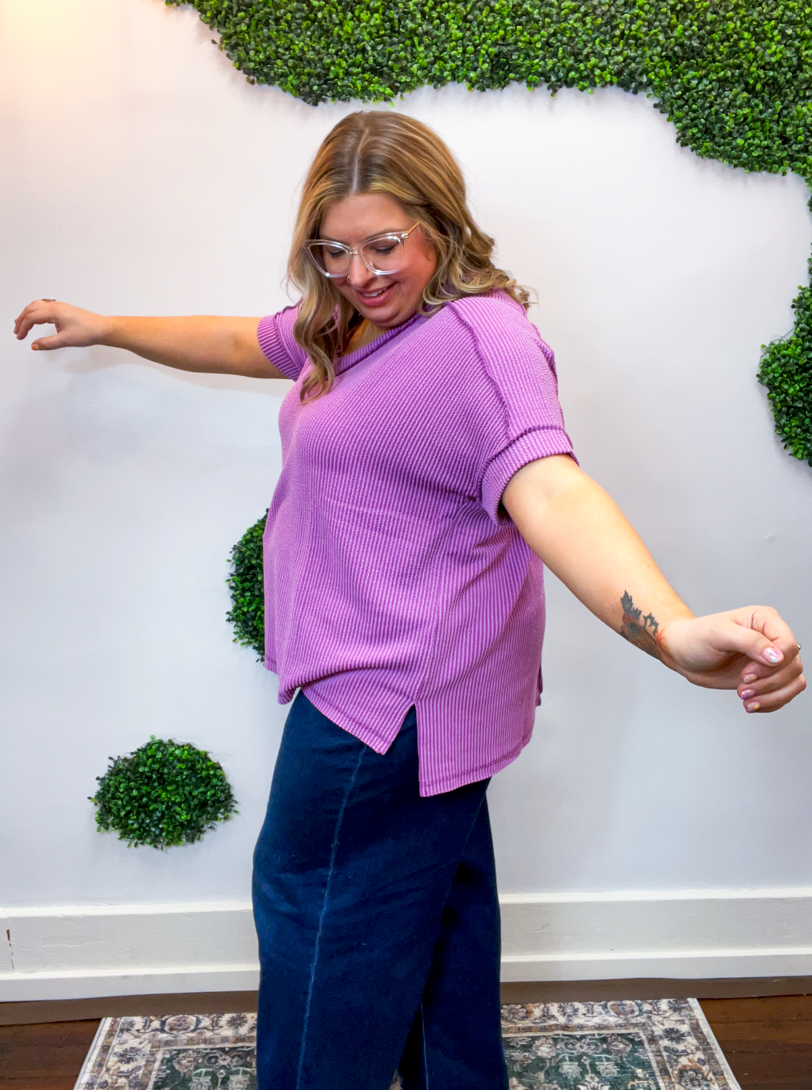 That Girl V-Neck Ribbed Top in Light Plum