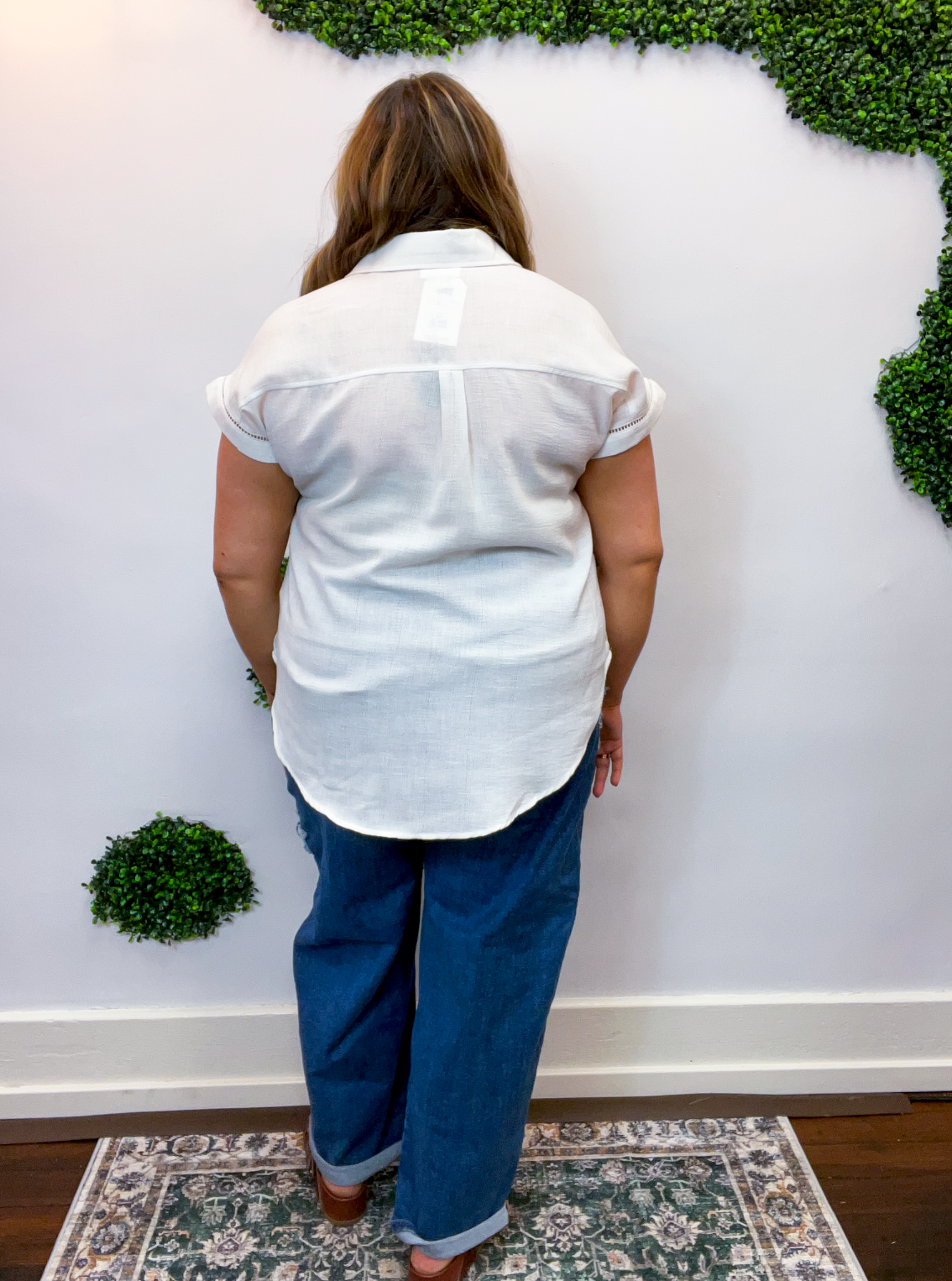 Fine Details Collar Top in White