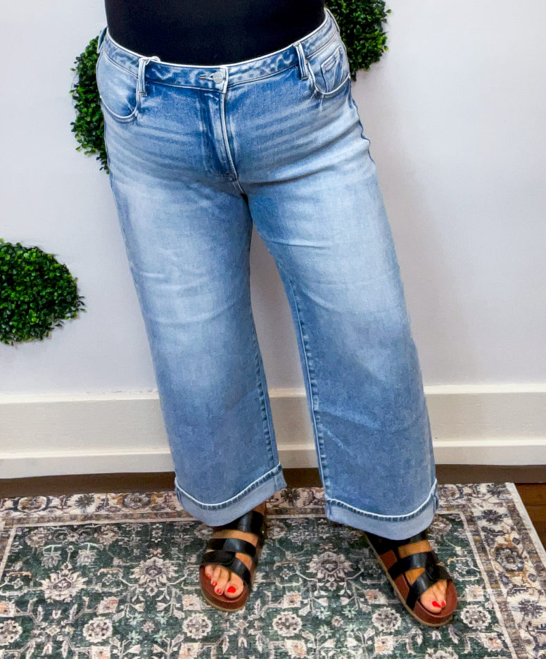 Risen | High Rise Ankle Boyfriend Turn Up Cuffed Jeans in Light Wash