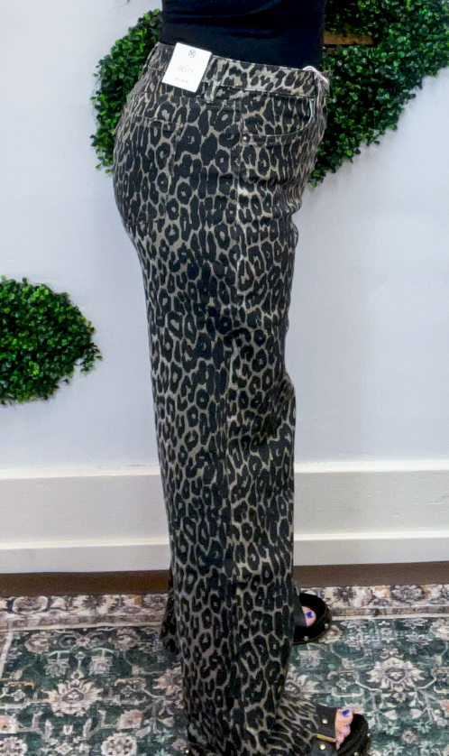 RFM | Chloe High Rise Leopard Wide Leg Jeans 