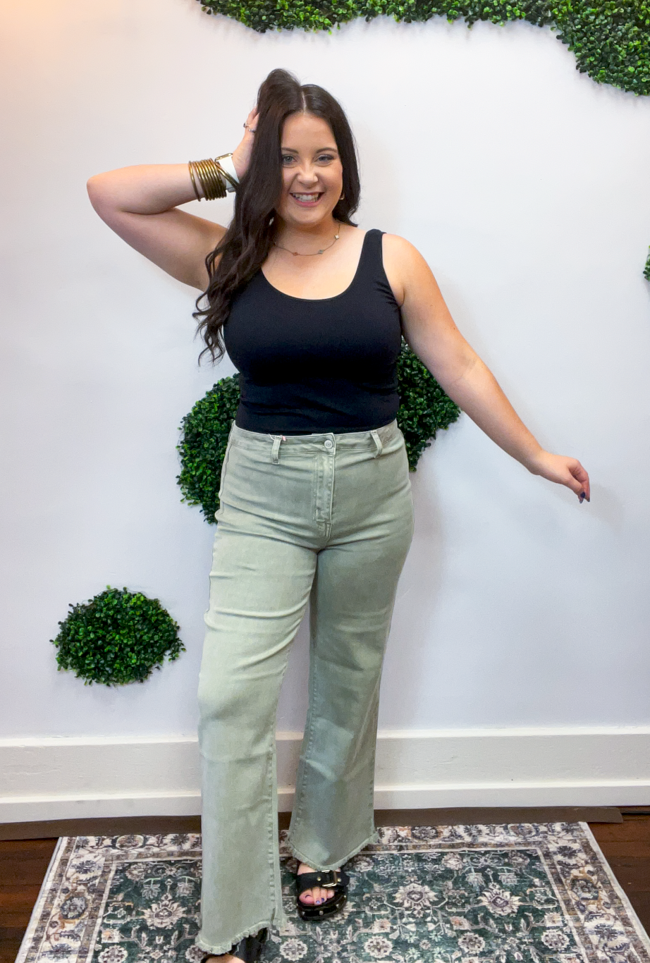 Frayed Edge Wide Leg Cropped Jeans in Olive
