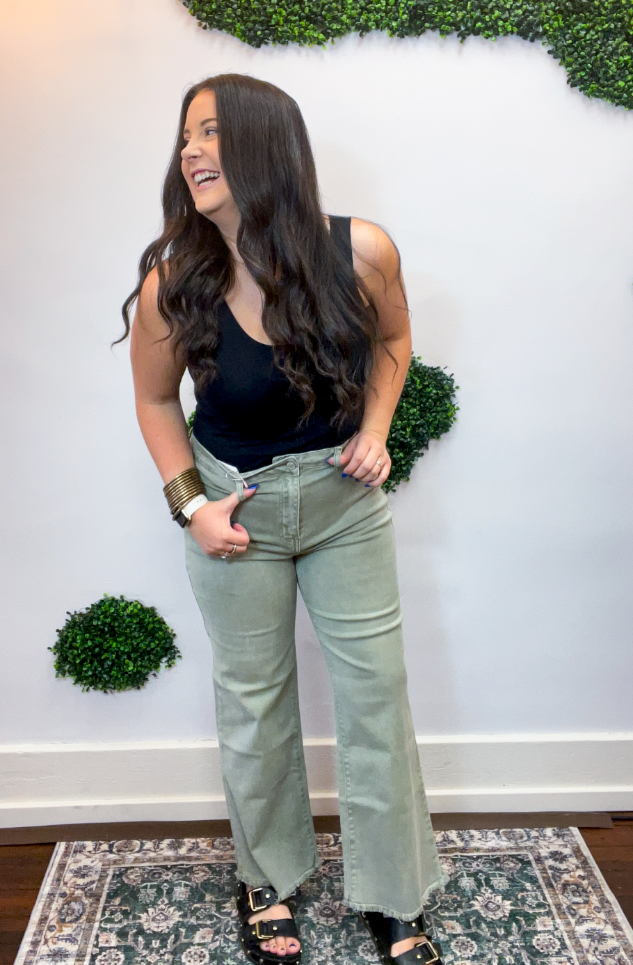 Frayed Edge Wide Leg Cropped Jeans in Olive