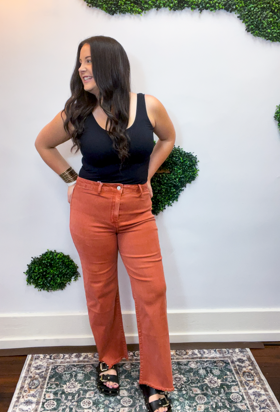 Frayed Edge Wide Leg Cropped Jeans in Rust