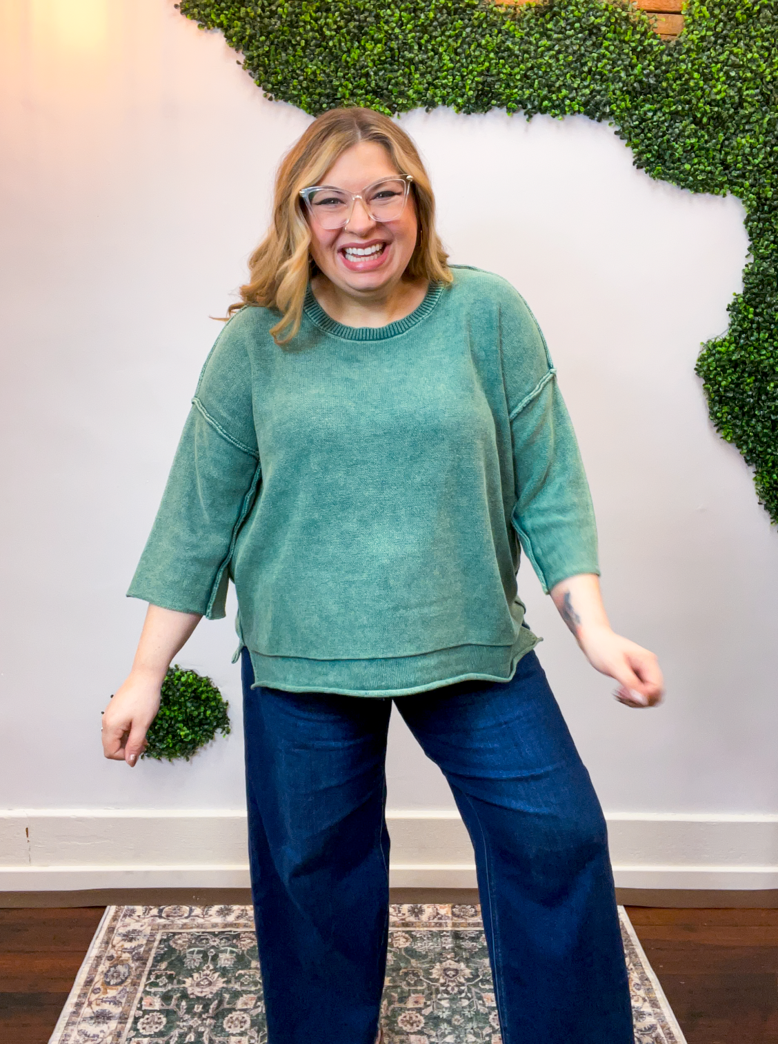 Weathered & Worn Sweater in Hunter Green