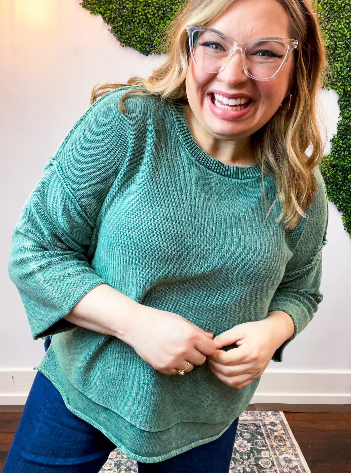 Weathered & Worn Sweater in Hunter Green