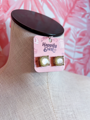 Pearl Luster Stud Earrings *Final Sale*