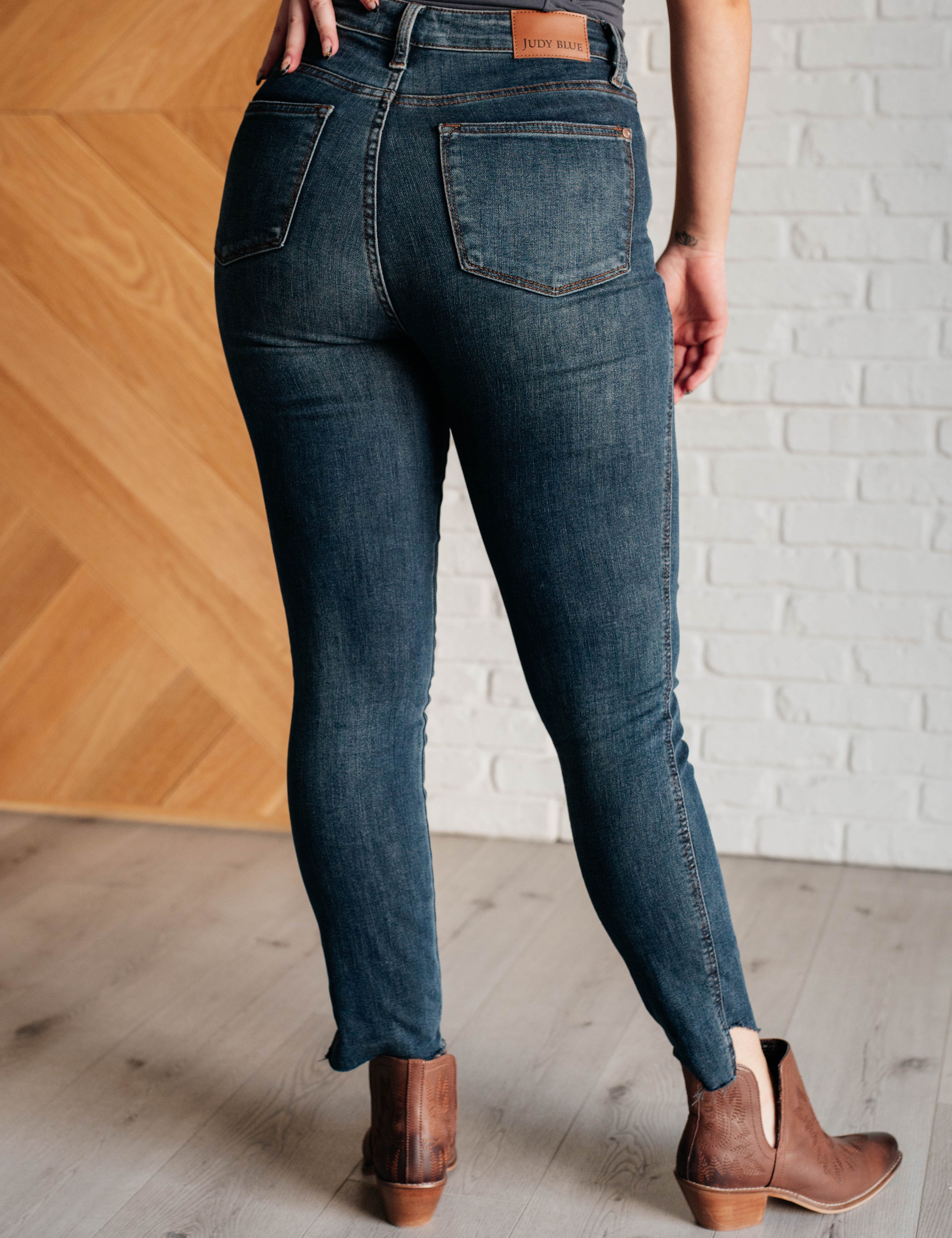 TessaHighRiseControlTopStepHemSkinnyJeans15.jpg