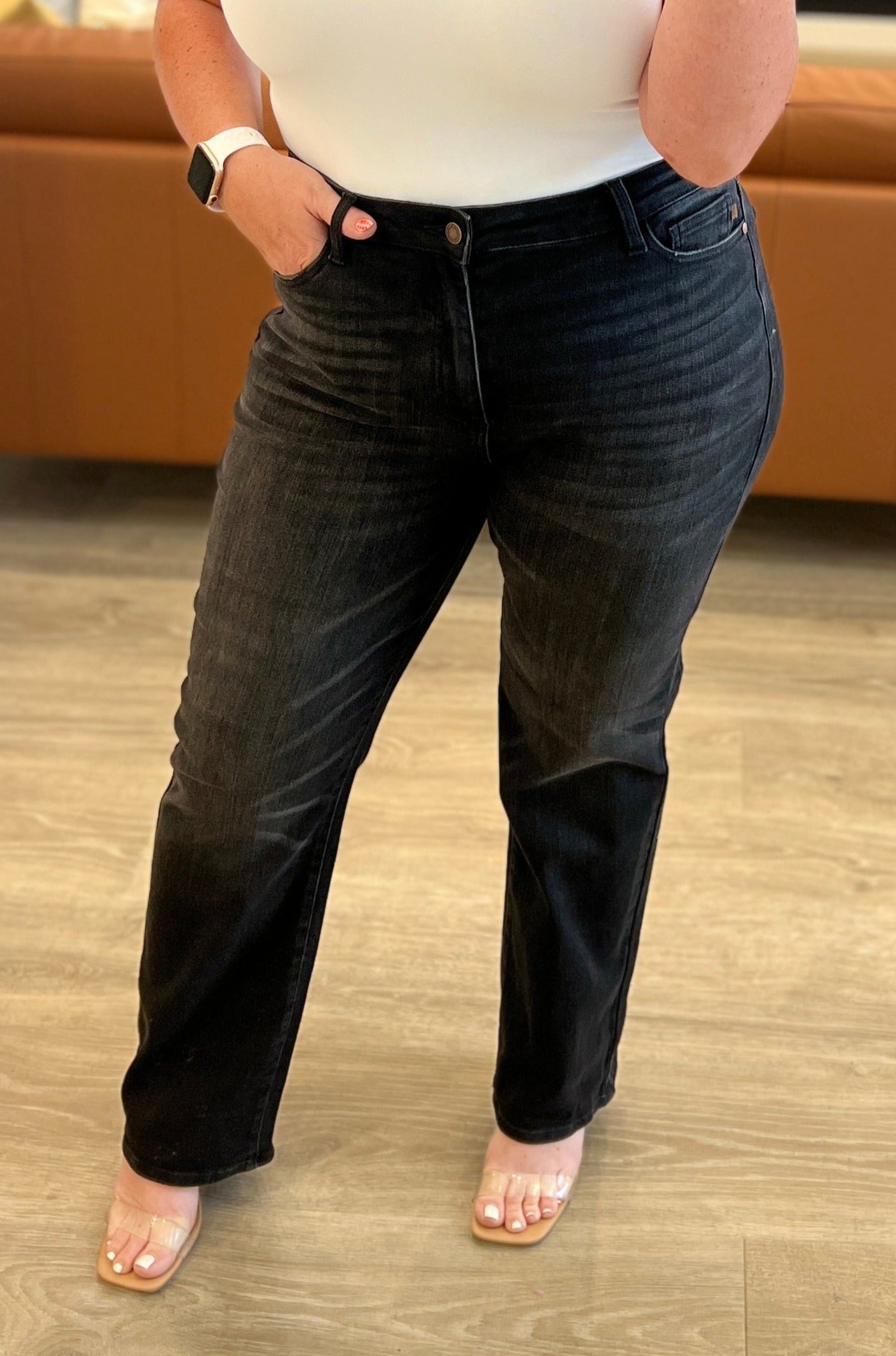 High Rise Classic Straight Judy Blue Jeans in Washed Black