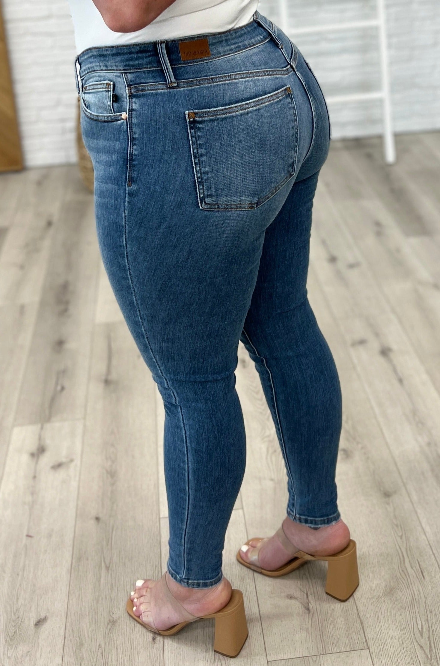 Mid Rise Vintage Skinny Judy Blue Jeans