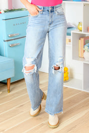 High Rise 90's Straight Judy Blue Jeans in Light Wash